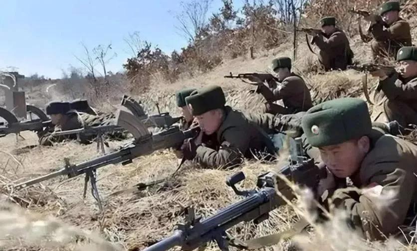 朝鲜大兵被乌军活捉，像牲口一样被乌军拖行，要倒大霉了
在俄乌冲突持续升级的背景下