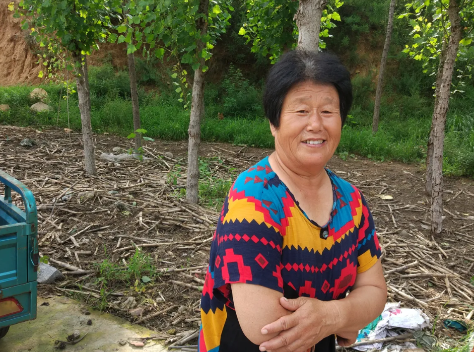 我外婆是打麻将的时候走的。

命中注定的事情是无法改变的。我姥姥中午吃饭的时候开