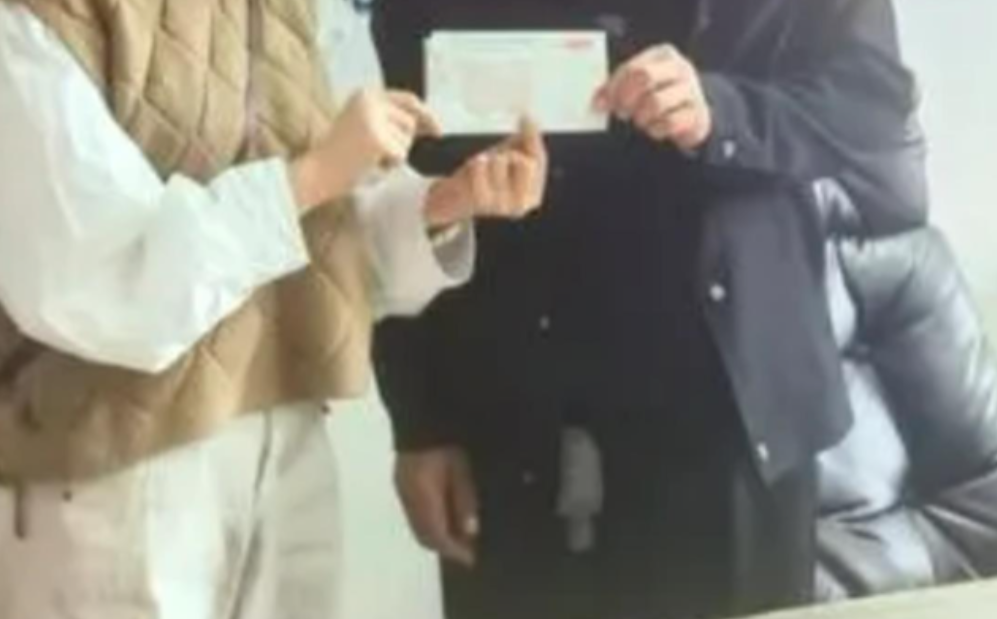 天上掉馅饼！内蒙古一男子经常买彩票，老板一高兴送了他1张，结果这张赠送的彩票中了