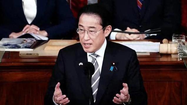 岸田文雄把美国逗笑，荣获巨奖，日本网民：下一个泽连斯基是岸田