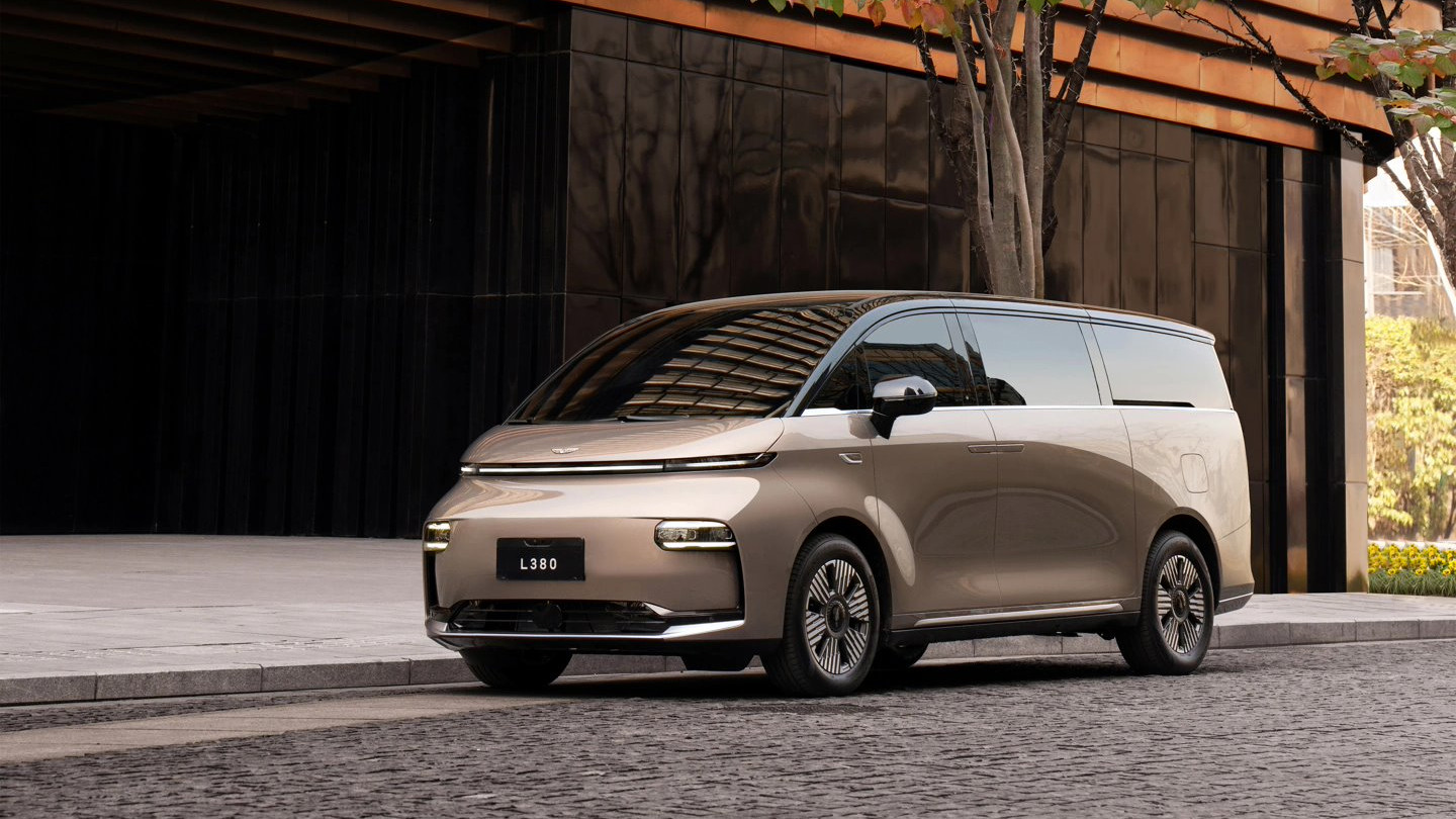 国产MPV“卷王”登场？吉利银河翼真L380实力揭秘