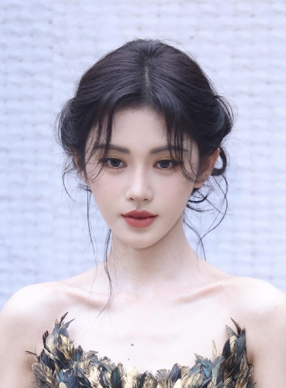 鞠姐红毯又杀回来了