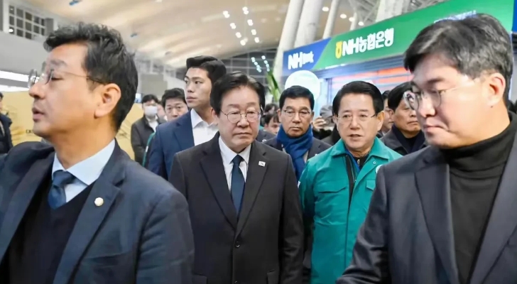 早上时间，抓捕尹锡悦头条新闻排上热搜，韩国朝野上下乱成一锅粥 ，抓捕尹锡悦的警察