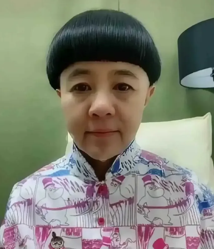 搞不懂金龟子为什么一辈子都钟情于一个发型，到底是多喜欢这个发型呀？感觉也没多好看