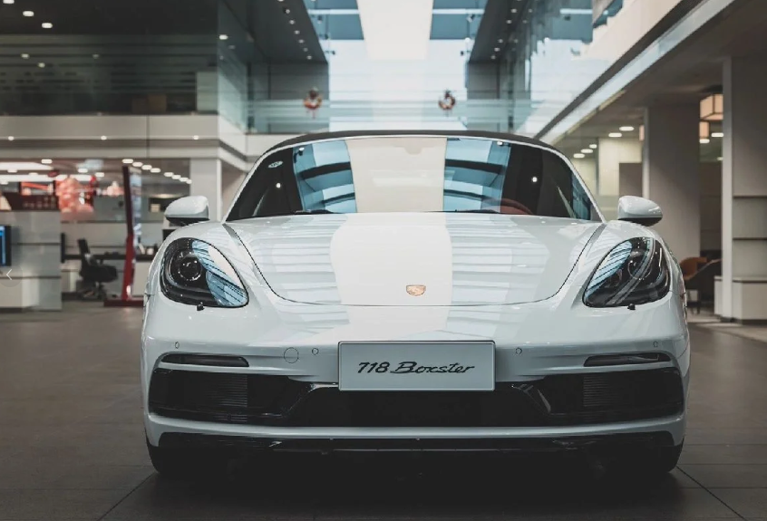 “白富美”的性感座驾，保时捷718 Boxster
