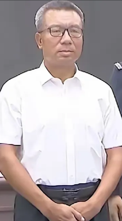 今年终于看见一个贪污犯被执行死刑了！李建平，这个涉案金额高达30亿元的贪污犯，终