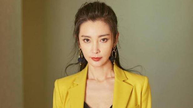 李冰冰：我和你接吻 拥抱 洗澡的戏都拍了 你是不是要对我负责？
