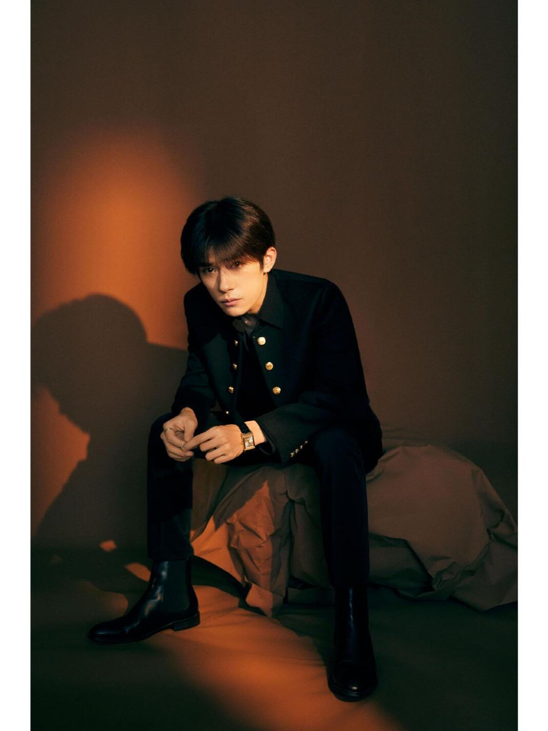 全能艺人易烊千玺