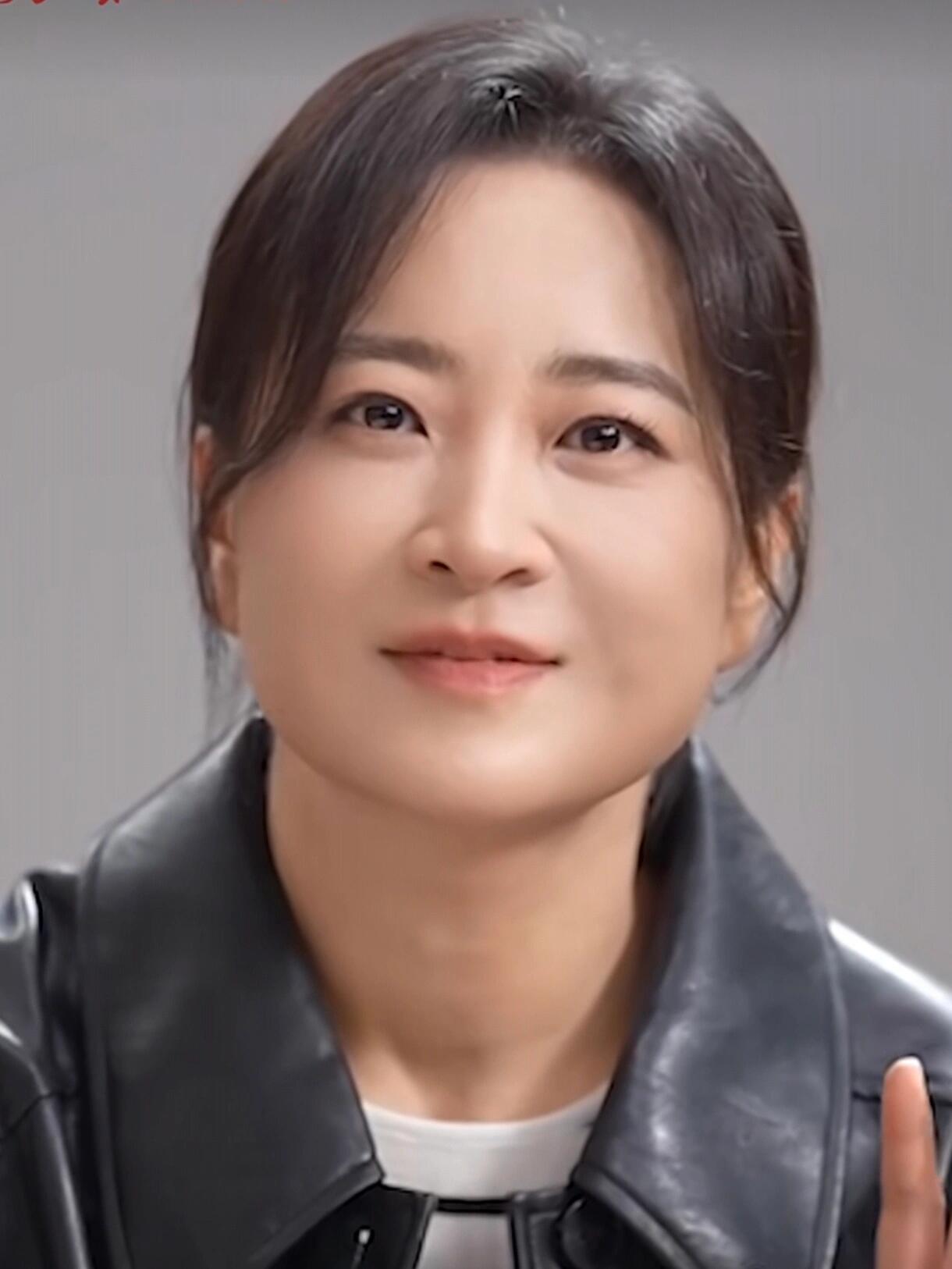 贾玲瘦下来真还挺好看的