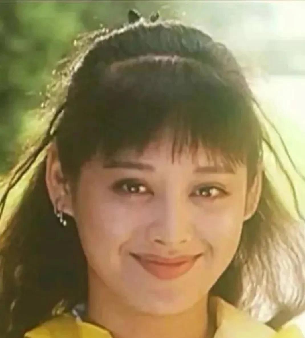 1997年，宁静远嫁美国小伙保罗。初次见婆婆，老太太那股得意劲儿就上来了，张口便