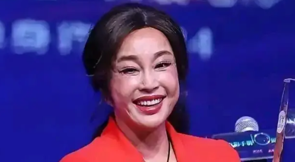 刘晓庆：没有自己的孩子，人老了以后，有再多的钱，都是被亲人惦记。那些最亲的人，自