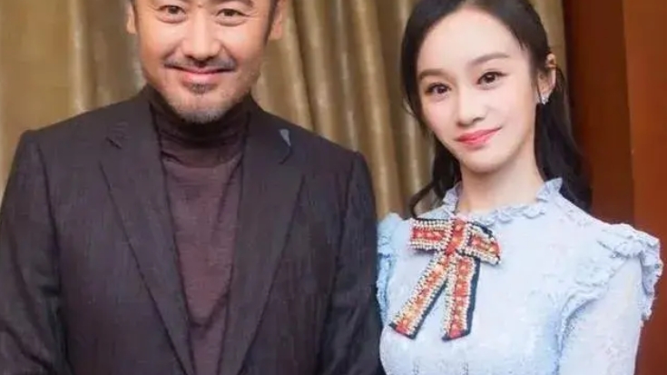 2018年，吴秀波包养了陈昱霖足足7年，之后玩腻了厌倦了，便提出分手。陈昱霖索要