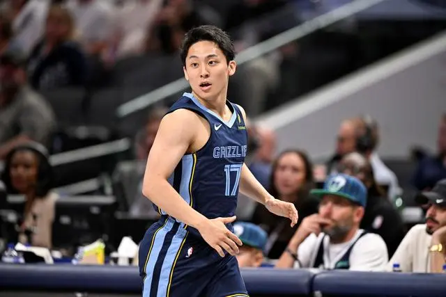 勇闯NBA，河村勇辉4中0，两记空气球