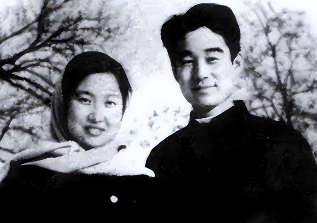 1960年，毛主席一家人在吃饭时，毛主席一直在给女婿孔令华夹菜，女儿李敏不理解，