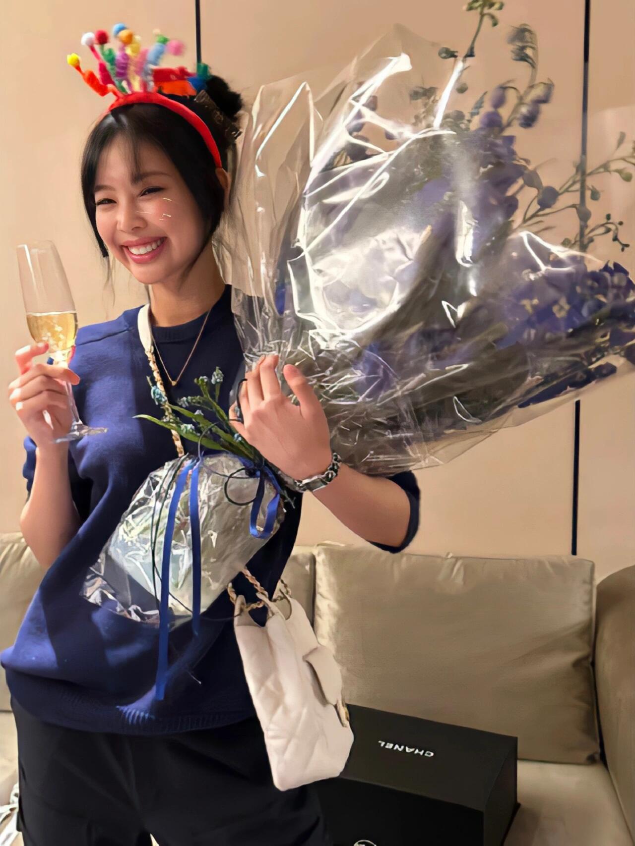 Jennie氛围感生日照