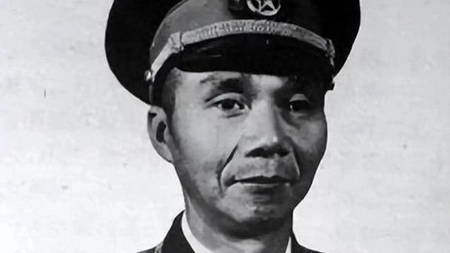 韩先楚老战友登门拜访, 离开后大骂过去连元帅都咬，现在这副孬样