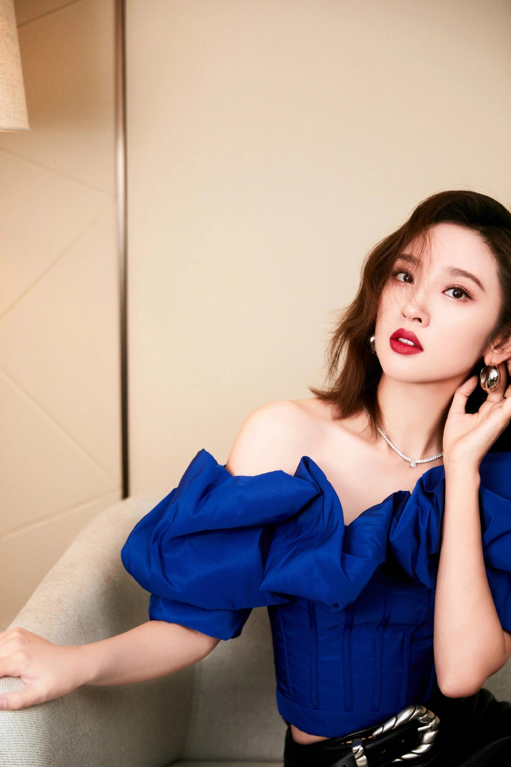 唐艺昕轻熟妩媚