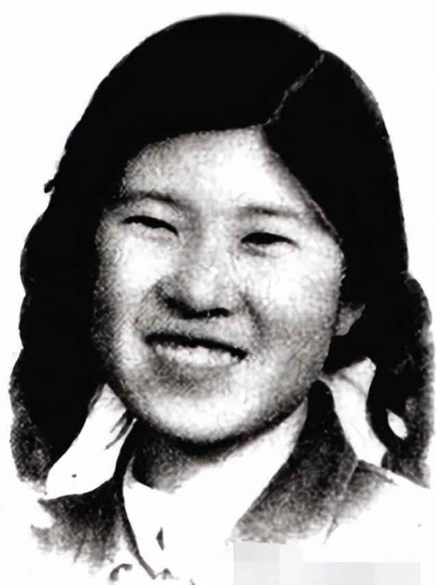 1958年，爱国将领杨虎城的女儿杨拯陆在婚礼前离奇失踪，几日后，人们在冰雪之中发