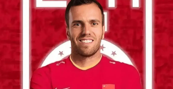 最新消息：赛鸟的归化事宜有了意想不到的进展，原来被人称做双重国籍退籍难的事很轻松