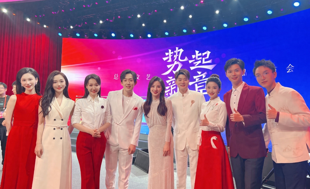 央视选择制作主持人大赛就是为了挑选有能力撑起门面的年轻主持人，就结果来看，王嘉宁