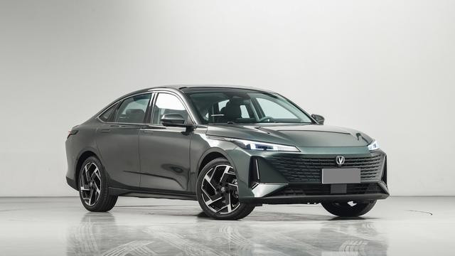 用“板车悬架”，长安逸达能比逸动、UNIV火吗