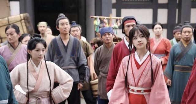 总台原创IP‘王冰冰三部曲’首部微短剧《今人不见古时玥》全网首播！这真是让人眼前