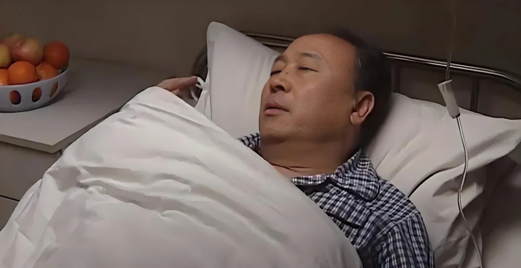“这女儿不要也罢！”河南郑州，男子和前妻离婚，房子卖了60万，不料，前妻趁男子生