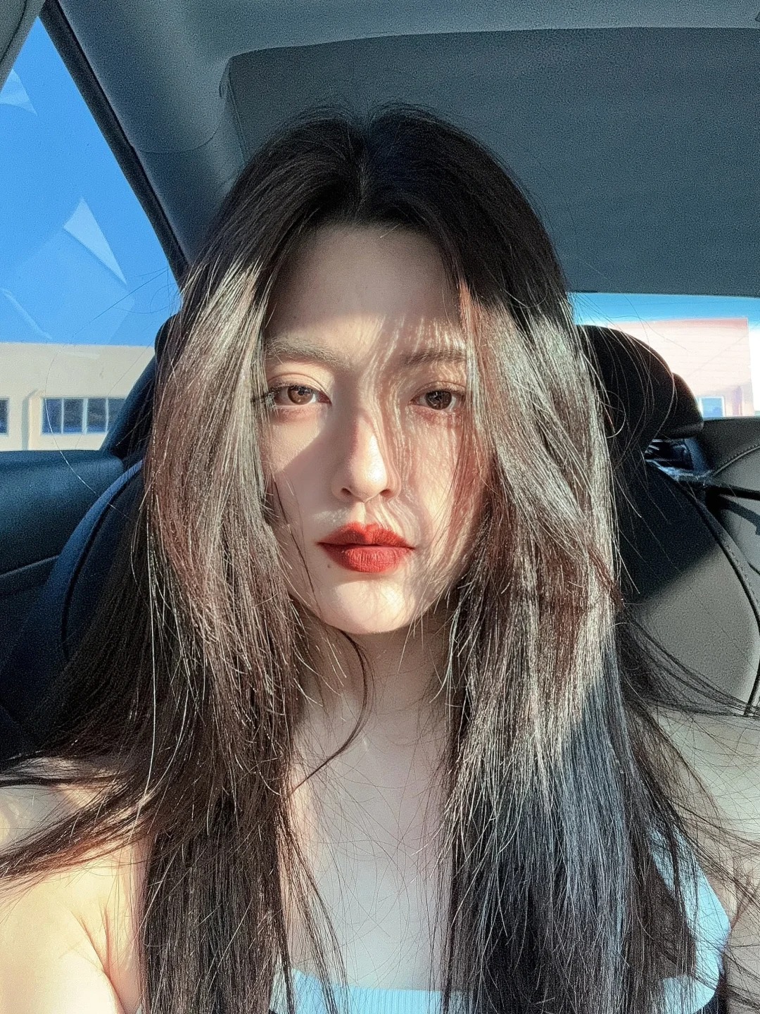 好久不见的夕阳照
碰巧在等待充电
偶遇了这美丽夕阳
我会一直爱这光影