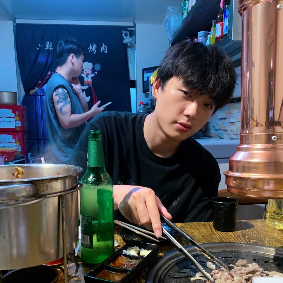 男人的花期真短
在一起3年第一年就开始发福了