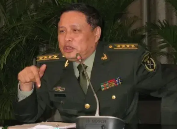 国防大学马骏教授非常清醒的指出：中国近代科技落后背后是制度问题，他不是人才的问题