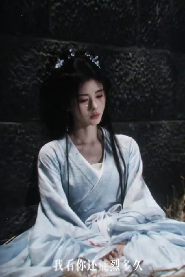 #杨采薇入狱#第一眼看到这热搜，还以为内娱谁犯事了。点进去恍然大悟，原来是剧宣！