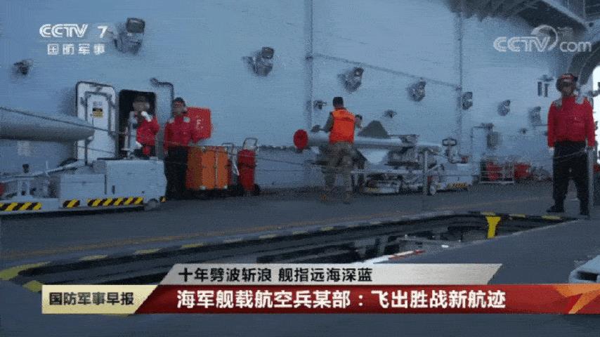 “辽宁舰”大修1年前后对比：能搭载歼-35，弹药升降机也变大了！
“辽宁舰”大修