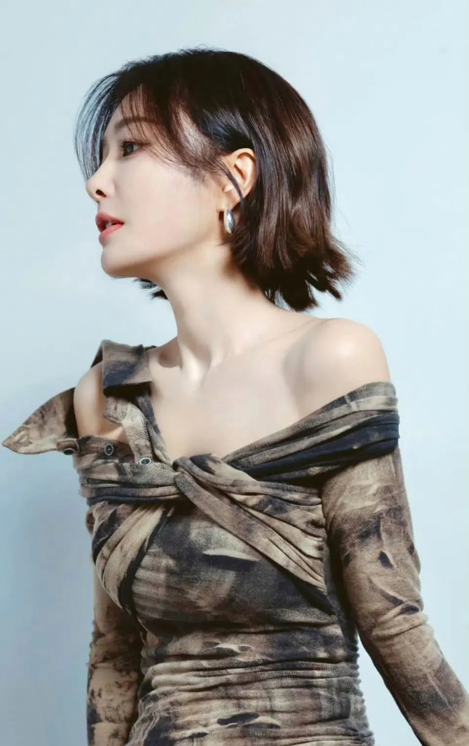 秦岚成熟漂亮，成熟稳重的熟女漂亮性感妩媚妖娆迷人，韵味十足的熟女