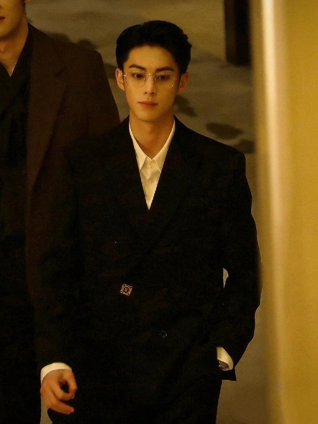 王鹤棣高清壁纸头像来了