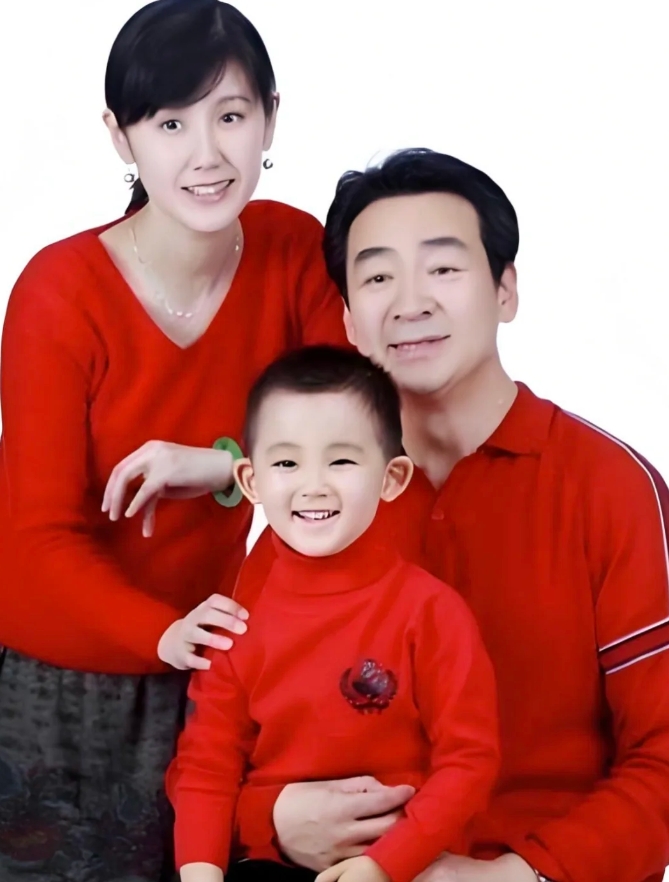 寇振海：三婚娶小21岁娇妻，恩爱幸福