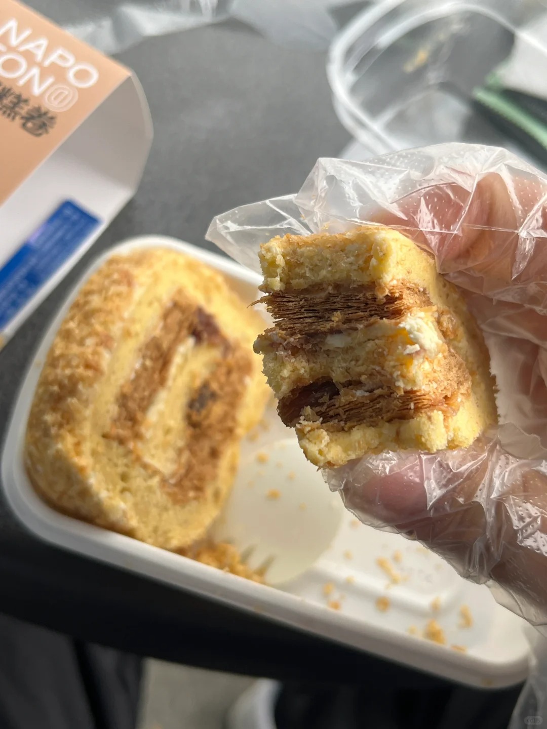 爱达乐这根本不能称之为拿破仑……
#拿破仑 #爱达乐 蛋糕体这么多，没有黄油香，