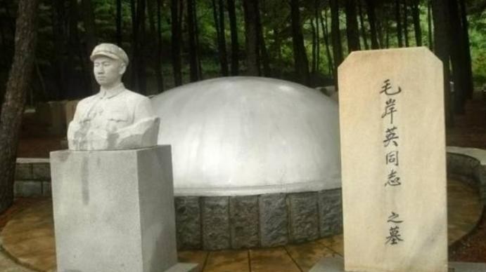 朝鲜老太拼死守护志愿军坟墓

                         