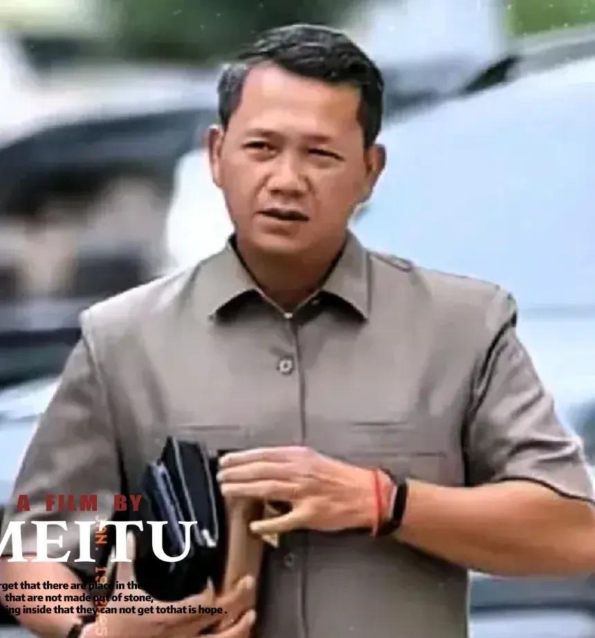 重大消息！
实力会赢得尊重，软弱会受到屈辱。
柬埔寨洪氏父子这对伪朝鲜父子，之前