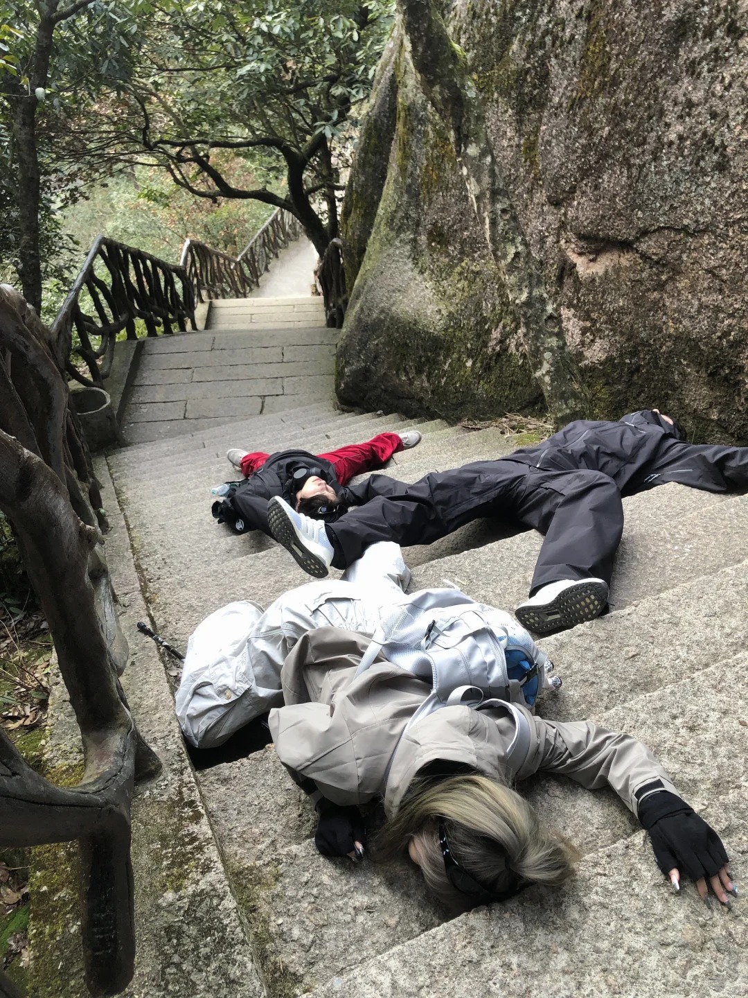 和好朋友们的爬山日记