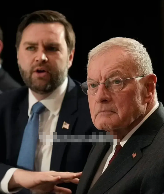 美总统特使引发众怒，马克龙呼吁召开紧急峰会！乌克兰和俄罗斯事务特使、80 岁的基