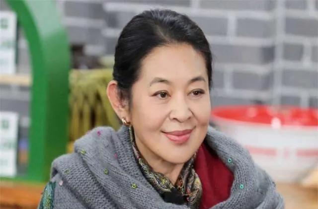 说实话，录制《一路繁花》之前，我就特别不喜欢倪萍。
我不否认她事业上的成功，不论