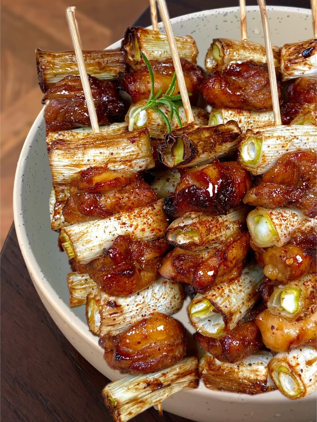 在烧鸟店一串6块钱的！！照烧鸡腿串！被我复刻出来了🤣！！！好吃到破防！！🍗鸡