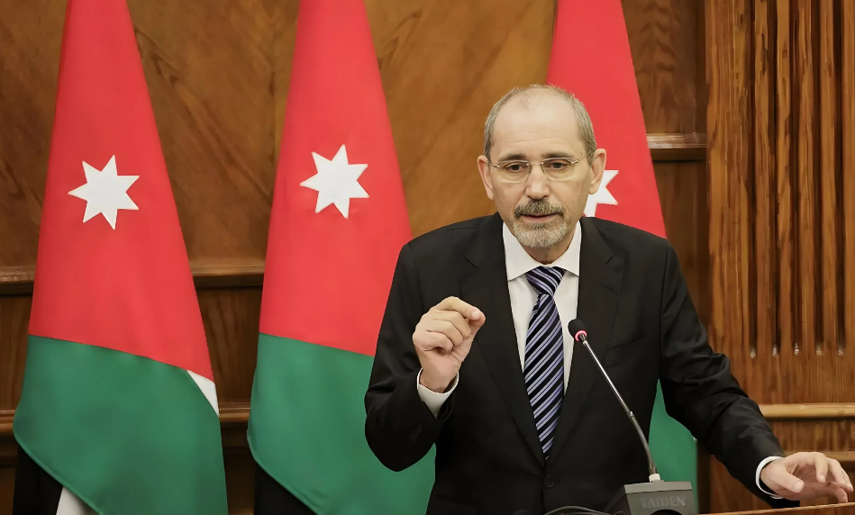 约旦终于明白过来了。

约旦外交大臣萨法迪9月30日与黎巴嫩总理米卡提通电话，重