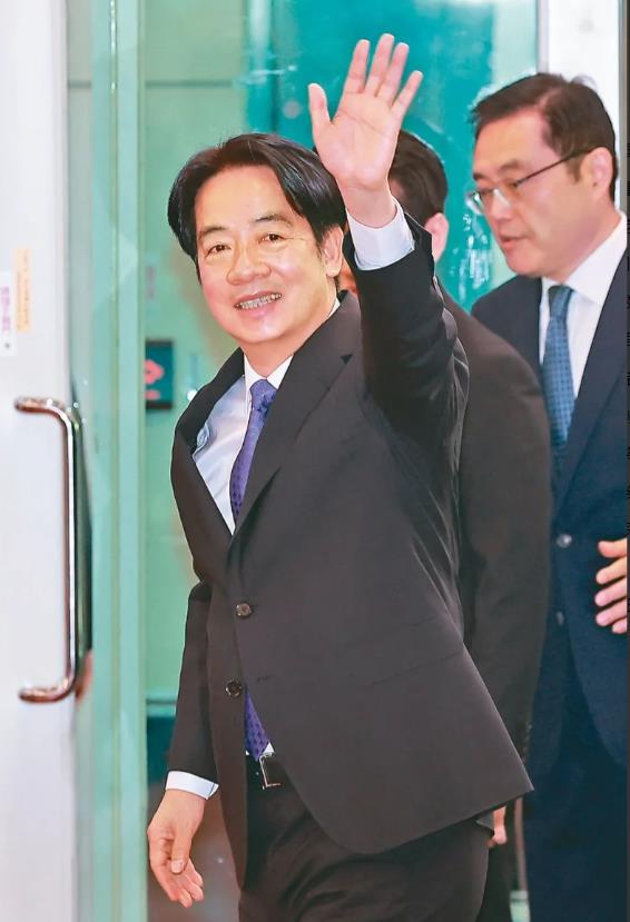 行程被贴身保镖泄露，吓出一身冷汗的赖清德震怒，表示“绝不宽贷”。

关键是，这次