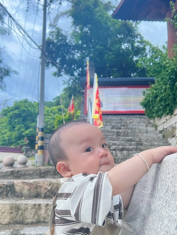 新手爸妈看过来，解锁宝宝早教这么做。

良好亲子关系：亲子互动是宝宝学习的最佳途