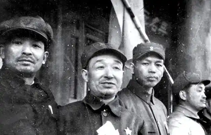 1957年9月, 毛主席在武汉考察期间，把副处级的王盛荣，直接提拔为副省级干部，