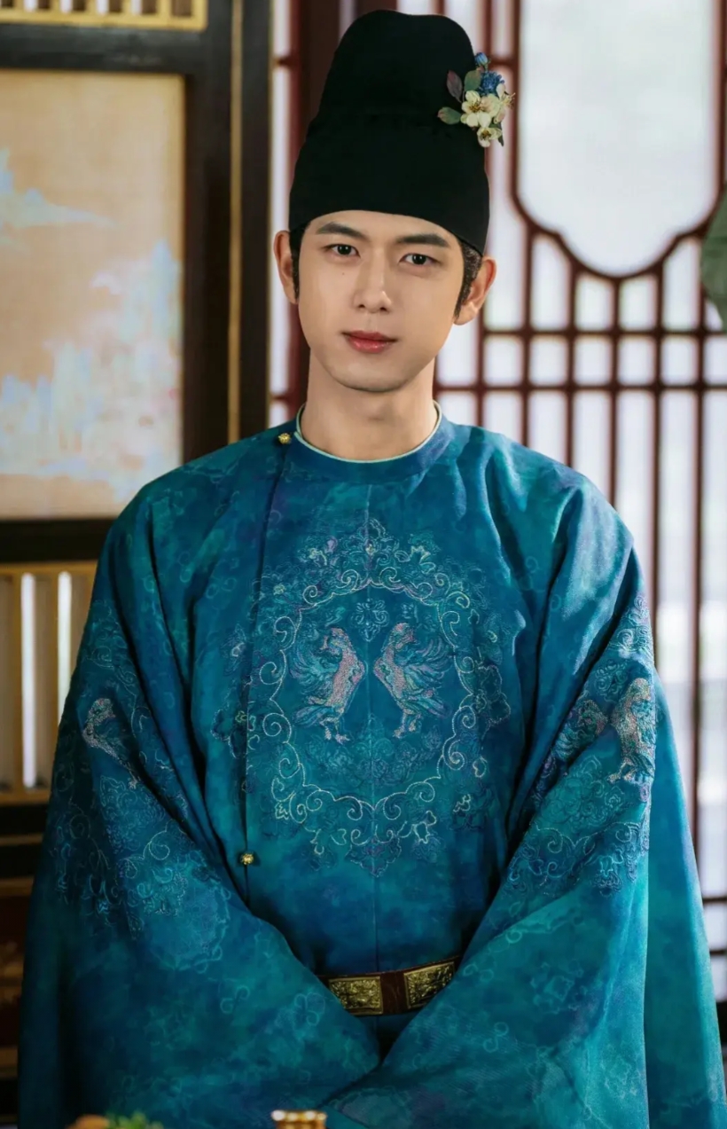 李现这个人，我是越来越不理解了，你说他幸运吧，他确实挺幸运，五年前当时和杨紫拍的