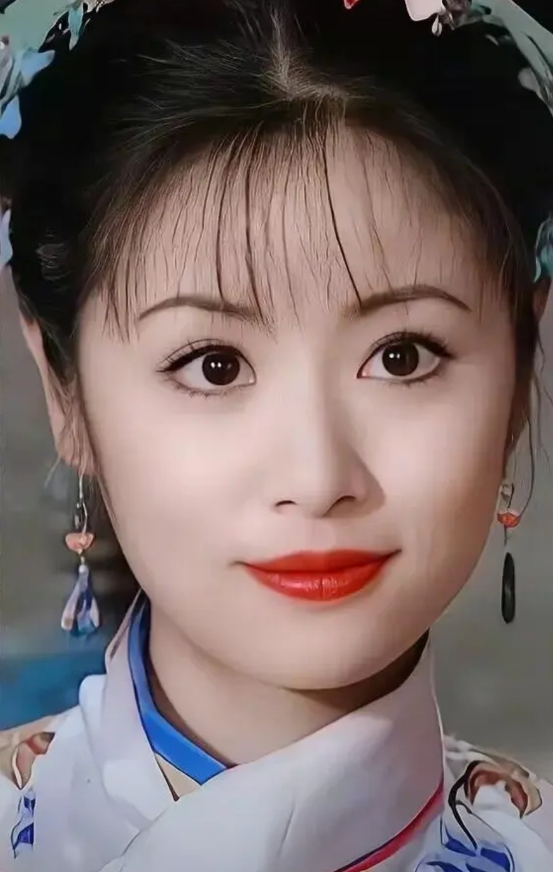 还珠三姐妹两人被封杀，只有林心如安好，有3个原因。

1. 懂感恩。琼瑶曾经说过