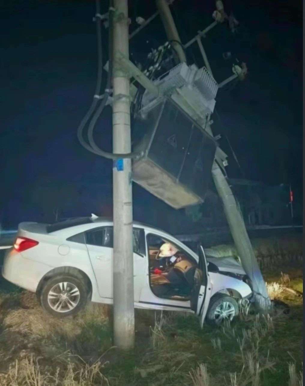 第一天回村，全村就停电了