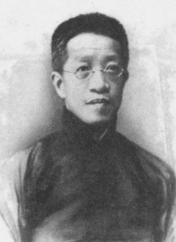 1906年的一个夜晚，章太炎正在读书。忽然一股腥臊味扑鼻而来，待他看清后顿时火冒